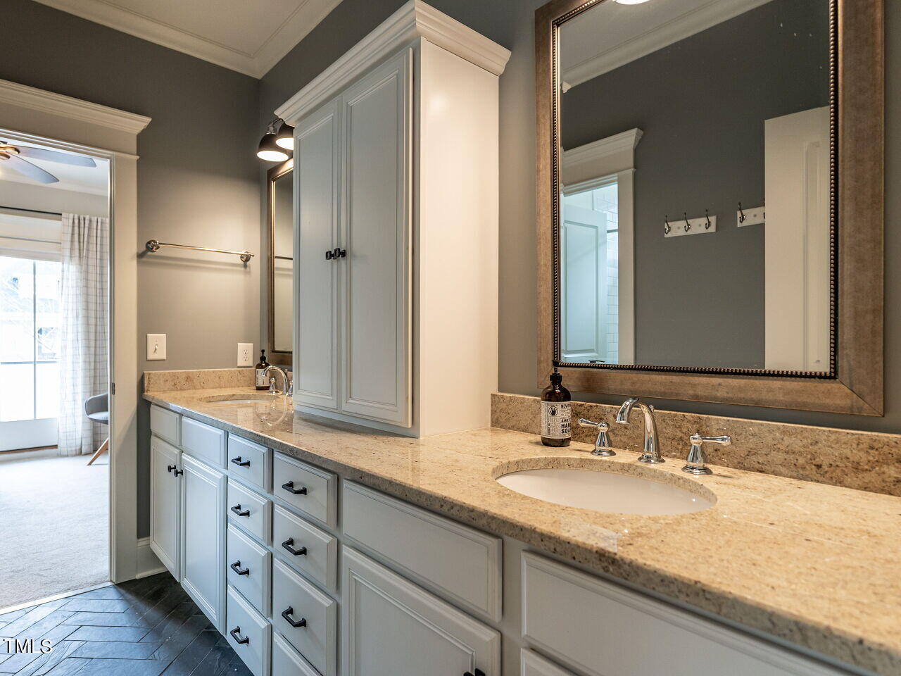 2635 Davis Street Raleigh, NC 27608 - Photo 29 of 46 secondary bath