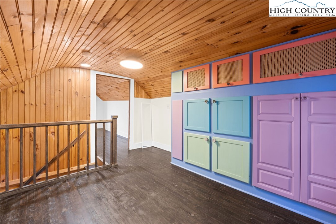 295 Jake's Mountain Road Boone, NC 28607 - Photo 21 of 47