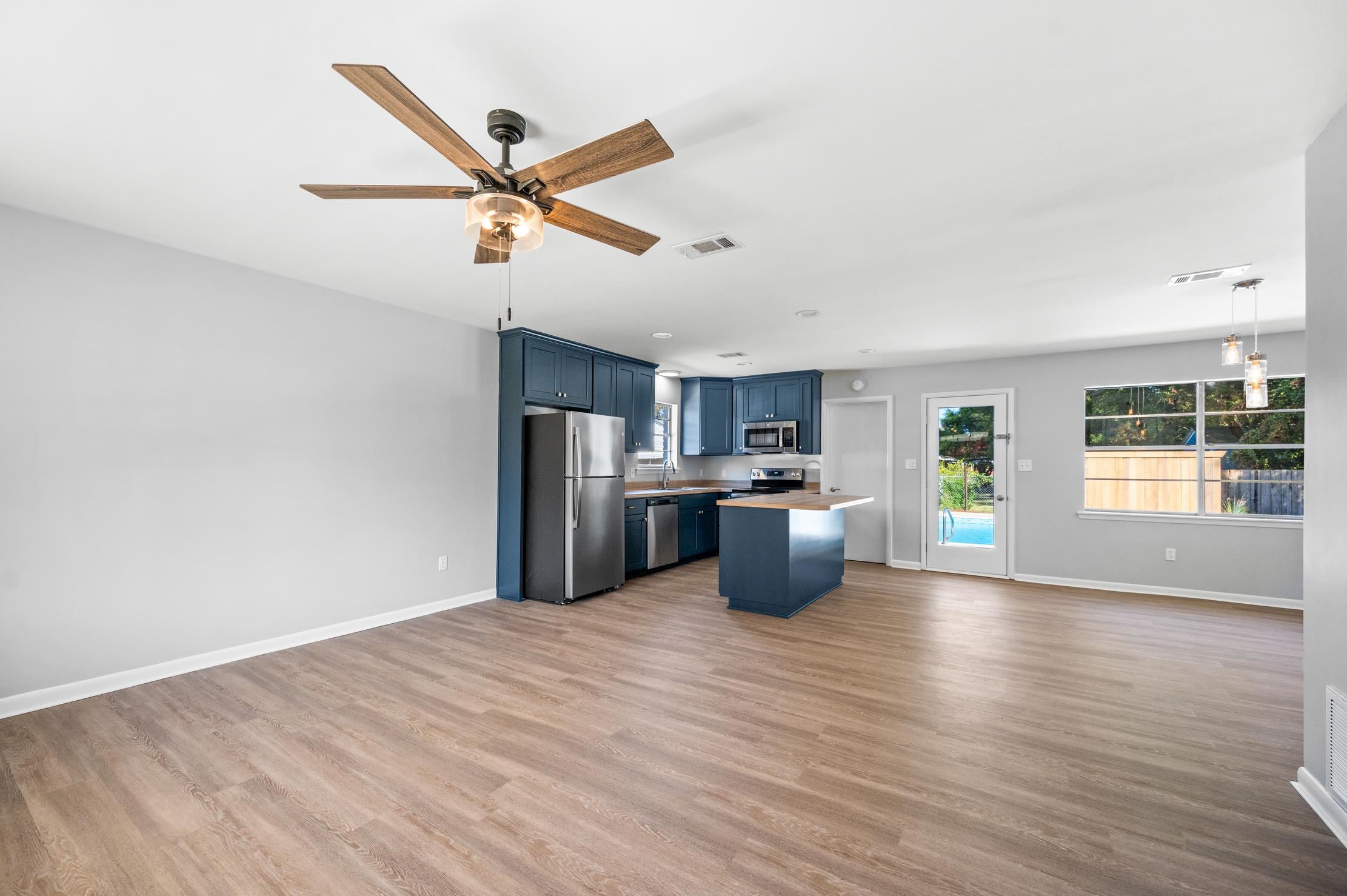 102 West Laurel Street Atmore, AL 36502 - Photo 5 of 24