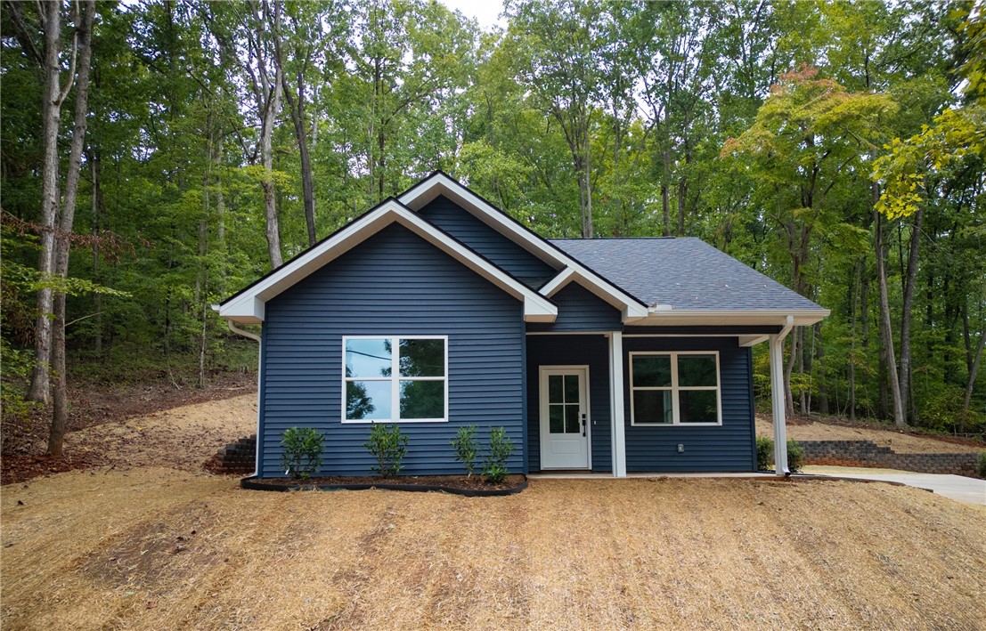 400 Hickory Trail Westminster, SC 29693 - Photo 1 of 36
