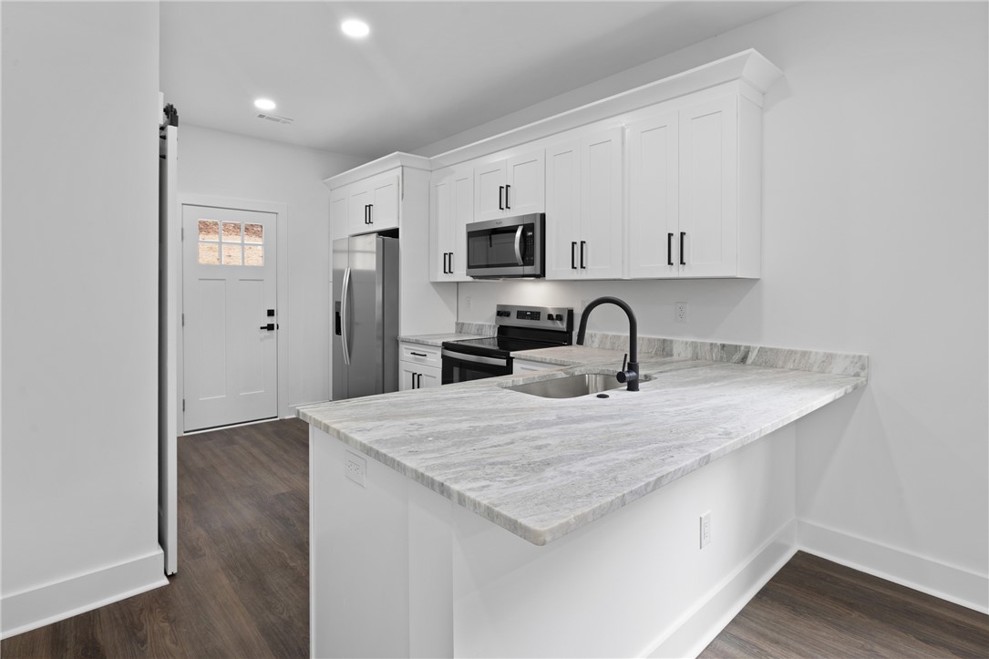 400 Hickory Trail Westminster, SC 29693 - Photo 2 of 36