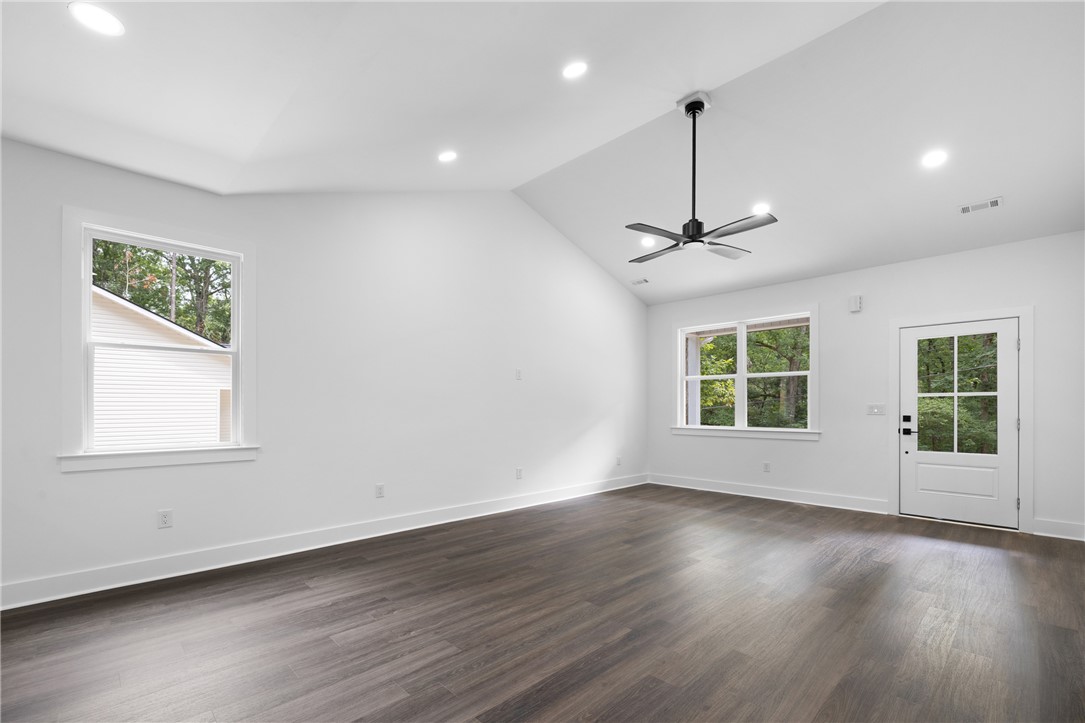 400 Hickory Trail Westminster, SC 29693 - Photo 7 of 36