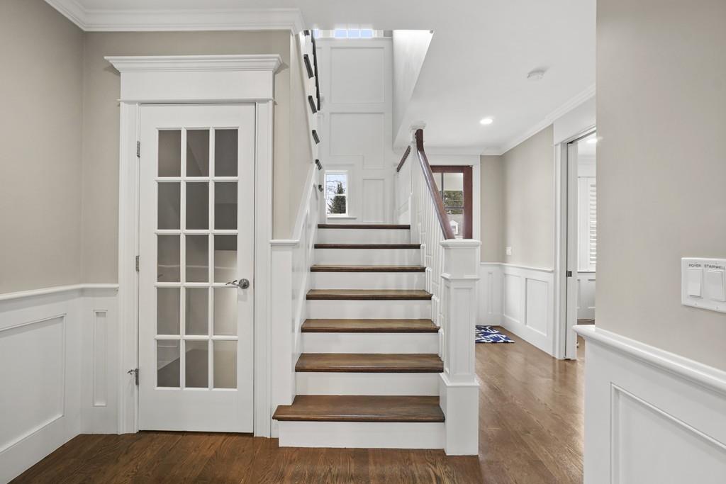 3 Wilde Road Wellesley Hills, MA 02481 - Photo 2 of 19