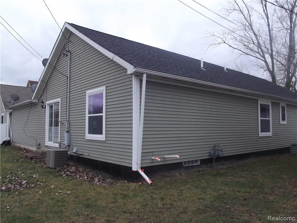 9668 Delmar Street Detroit, MI 48211 - Photo 2 of 12