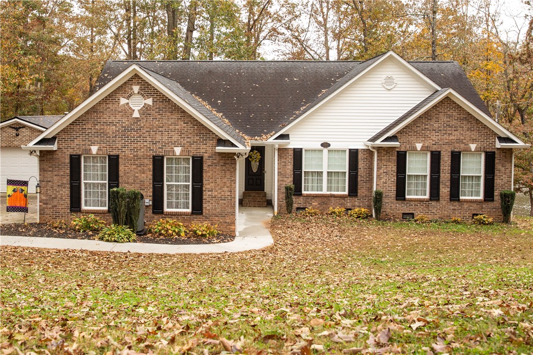 780 South Alexander Road Seneca, SC 29678 - Photo 2 of 39 Gallery Image 2