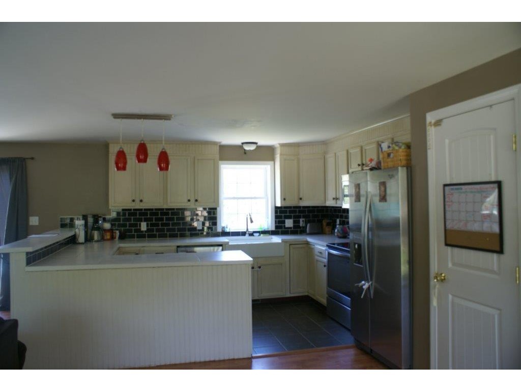 27 Trotting Park Road Farmington, NH 03835 - Photo 3 of 8