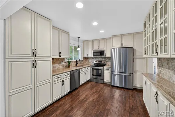 $359,900 | 3201 Yorkchester Drive, St. Louis, MO 63129