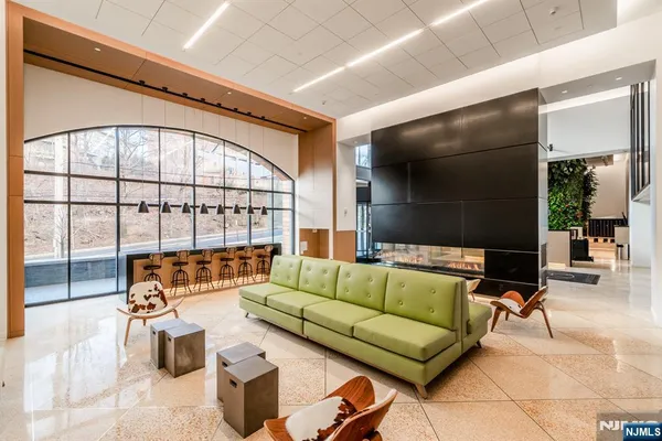 $2,450 | 250 Gorge Road, Unit 12K, Cliffside Park, NJ 07010