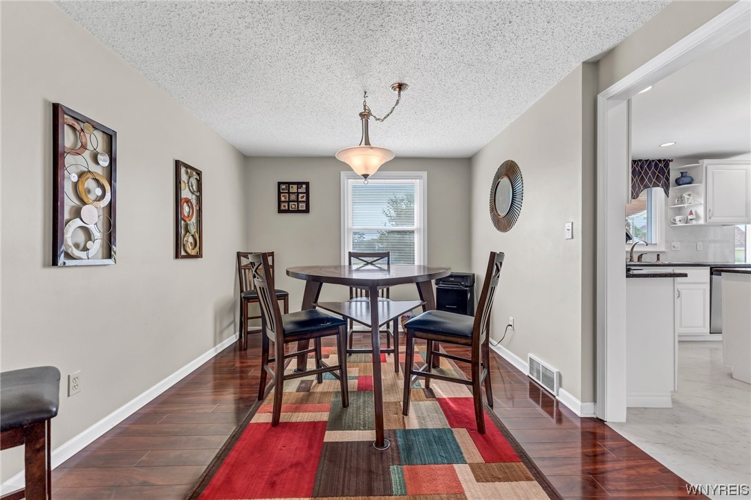 16 Hidden Trail Lancaster, NY 14086 - Photo 7 of 47