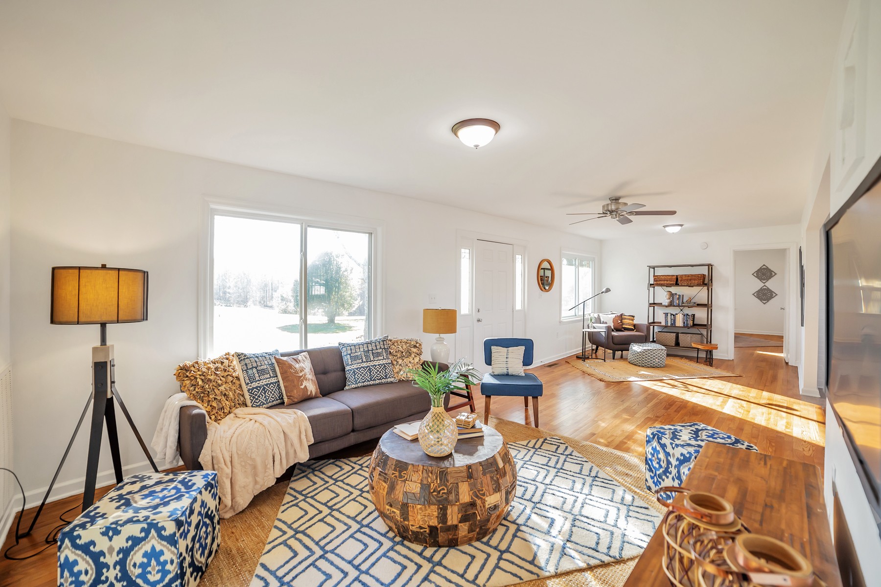 5774 Bending Chestnut Road Franklin, TN 37064 - Photo 5 of 17 a living room with furniture and a couch