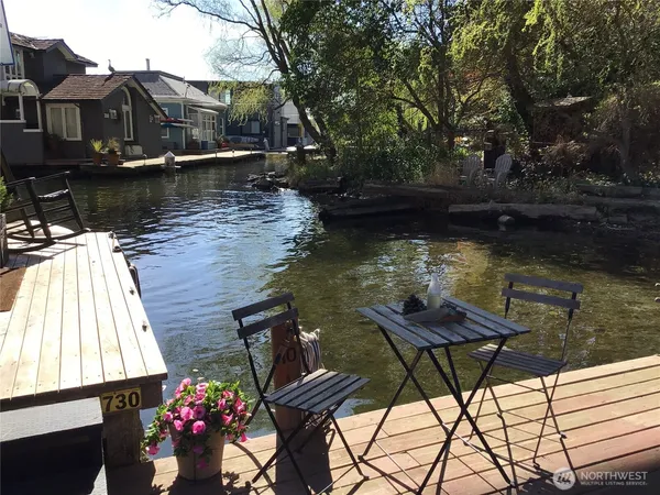 $298,000 | 3304 Fuhrman Avenue East, Unit 10, Seattle, WA 98102