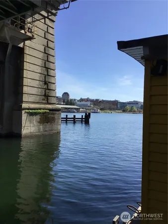 $298,000 | 3304 Fuhrman Avenue East, Unit 10, Seattle, WA 98102