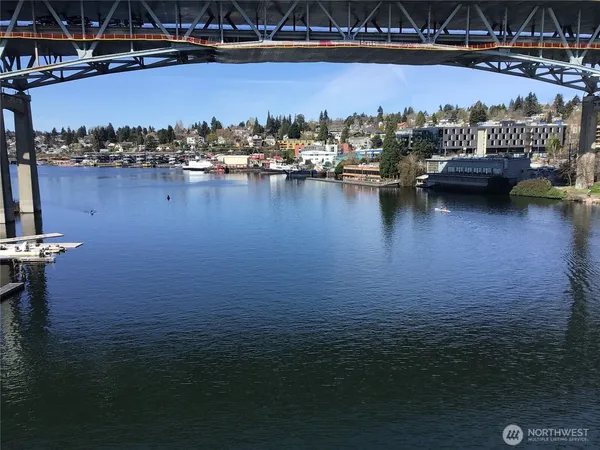 $298,000 | 3304 Fuhrman Avenue East, Unit 10, Seattle, WA 98102
