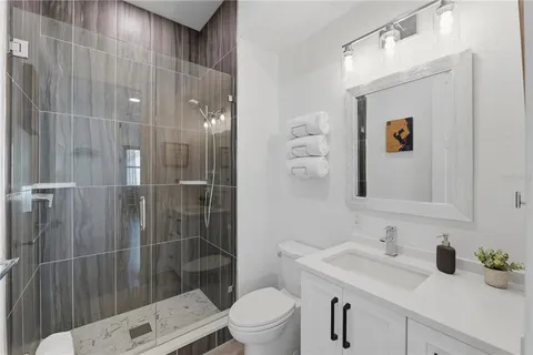 a view of kitchen and washer and dryer