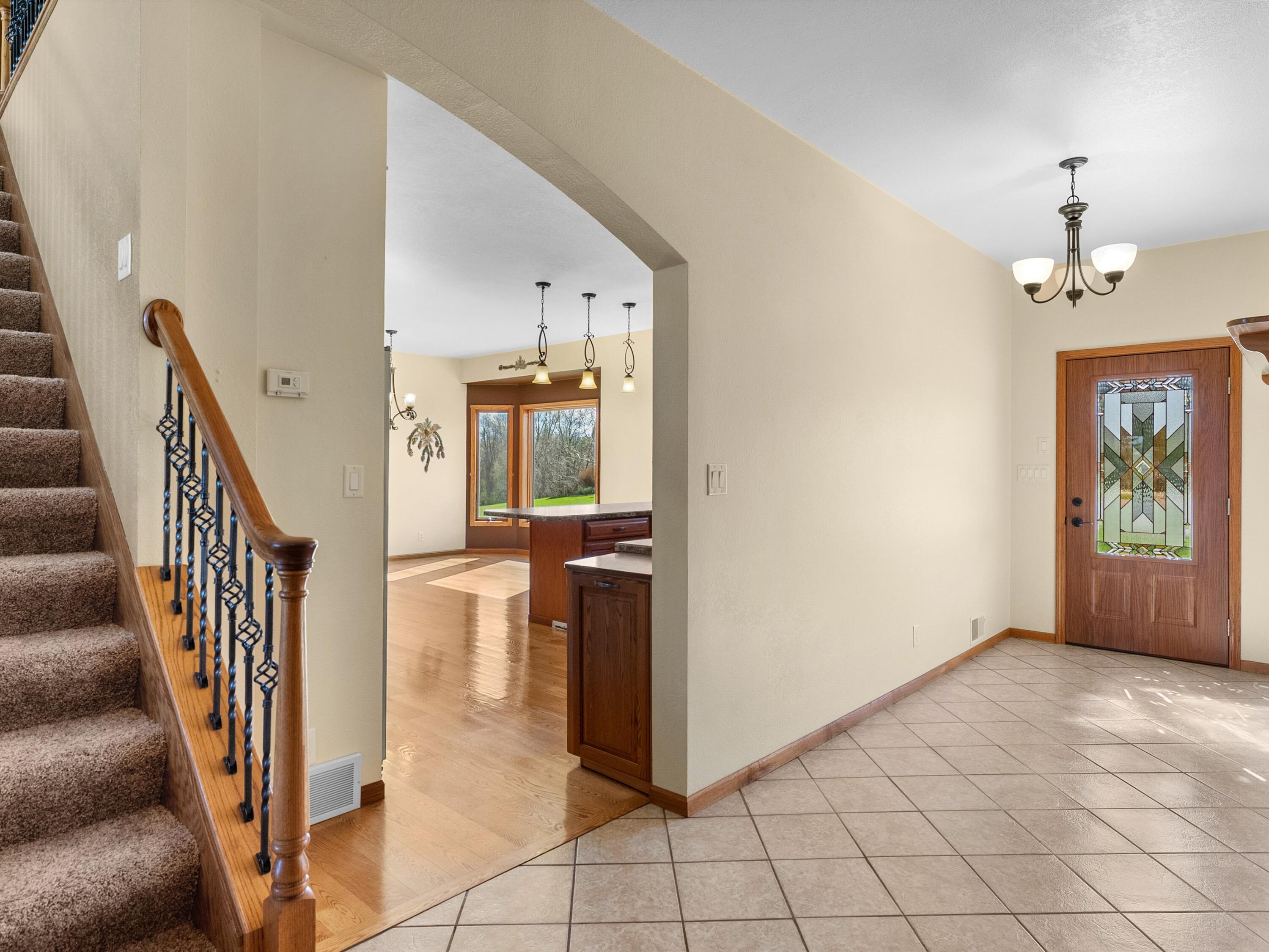 4818 Maplecrest Ridge Road Franklin, WI 54247 - Photo 5 of 62 Entryway