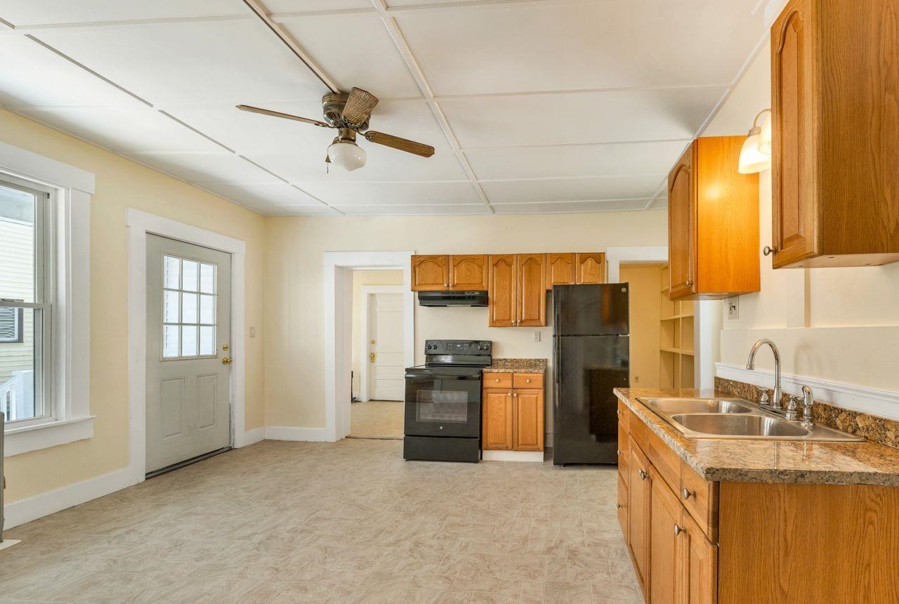 5 Silver Street Rochester, NH 03867 - Photo 3 of 40