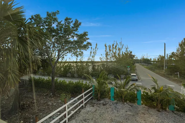 $985,000 | 2123 Spanish Channel Drive, Big Pine Key, FL 33043