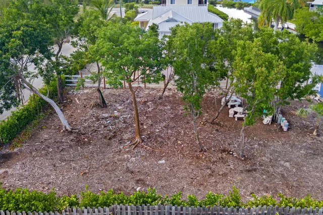 $985,000 | 2123 Spanish Channel Drive, Big Pine Key, FL 33043