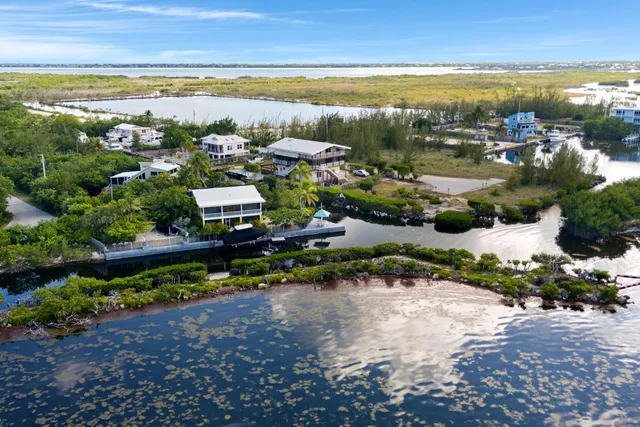 $985,000 | 2123 Spanish Channel Drive, Big Pine Key, FL 33043