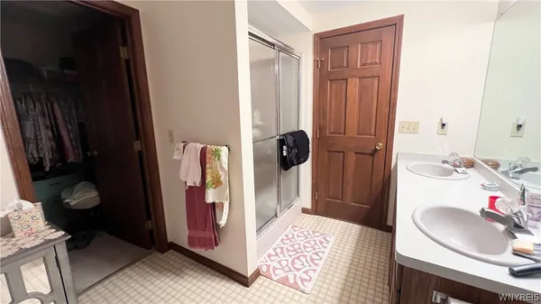 $379,900 | 204 Holiday Lane, Hamburg, NY 14075