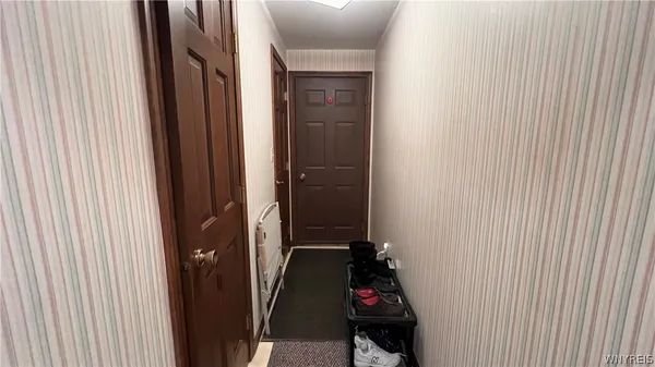 $379,900 | 204 Holiday Lane, Hamburg, NY 14075