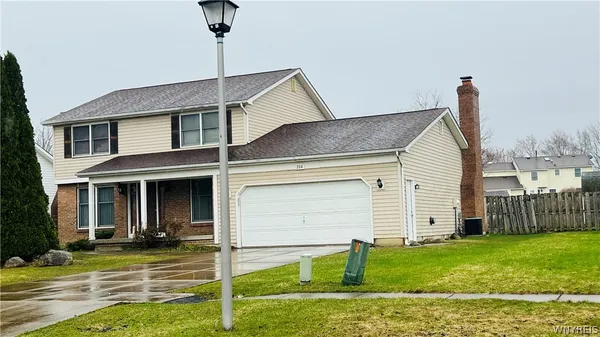 $379,900 | 204 Holiday Lane, Hamburg, NY 14075