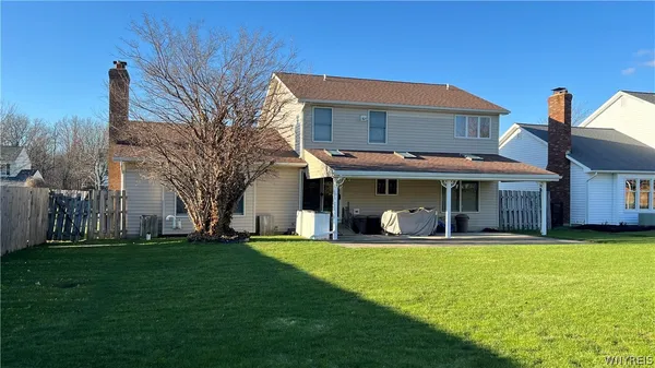 $379,900 | 204 Holiday Lane, Hamburg, NY 14075