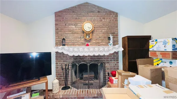 $379,900 | 204 Holiday Lane, Hamburg, NY 14075