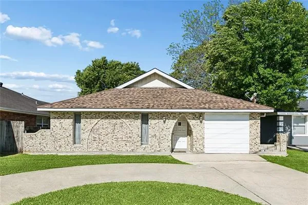 $289,000 | 3712 Clearview Parkway, Metairie, LA 70006