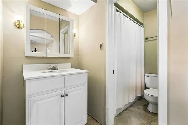 $289,000 | 3712 Clearview Parkway, Metairie, LA 70006