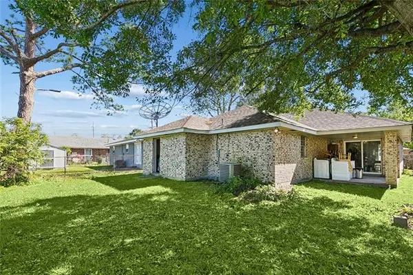 $289,000 | 3712 Clearview Parkway, Metairie, LA 70006