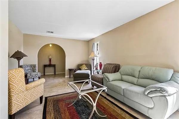$289,000 | 3712 Clearview Parkway, Metairie, LA 70006