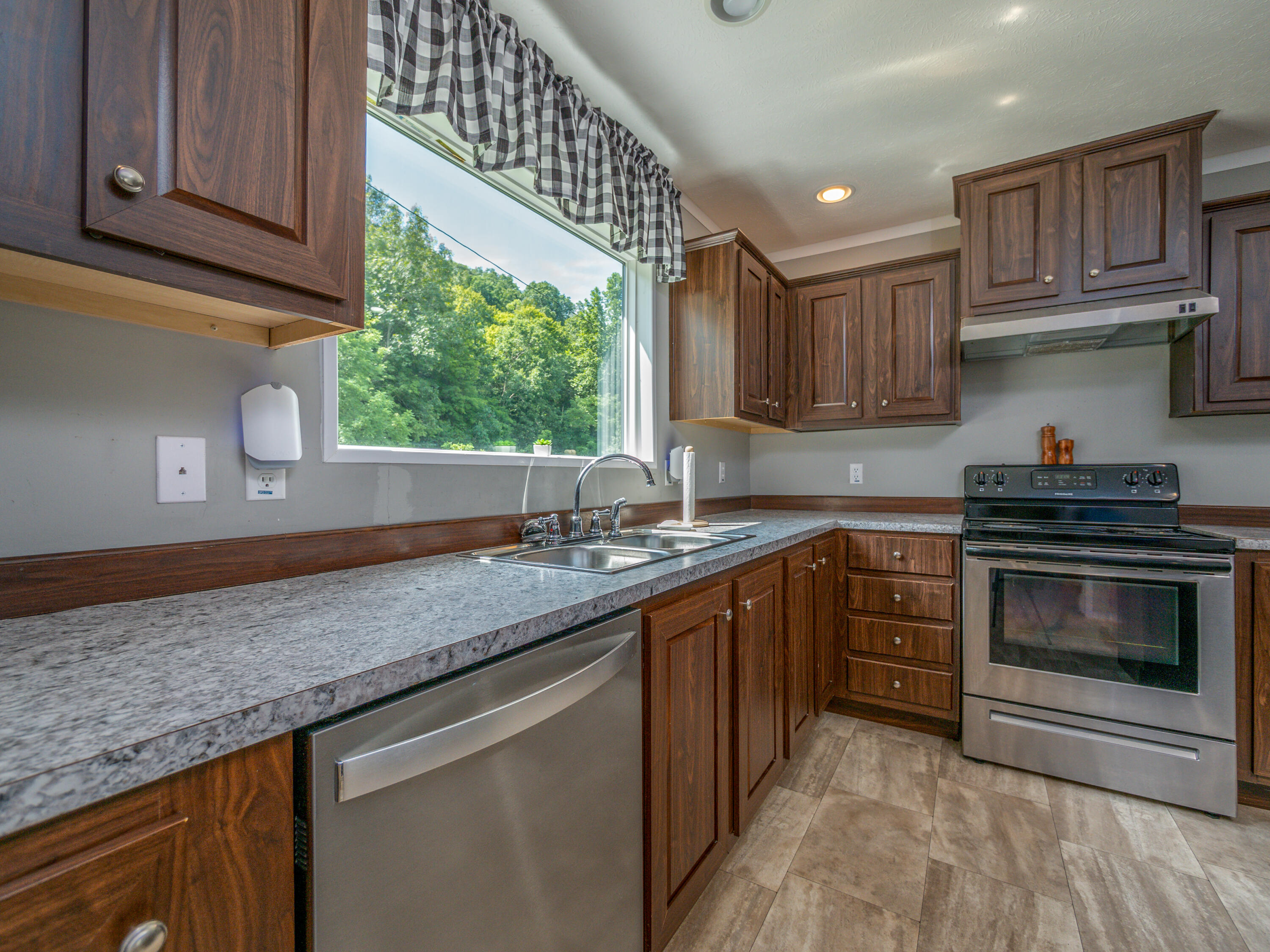 90 Gevedon Branch Road Mize, KY 41352 - Photo 5 of 39 P1000775-Edit
