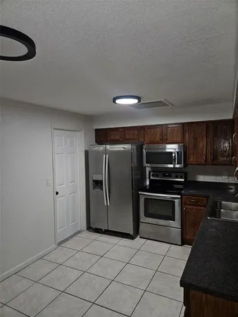 $2,500 | 291 Poinciana Avenue, Port Orange, FL 32127