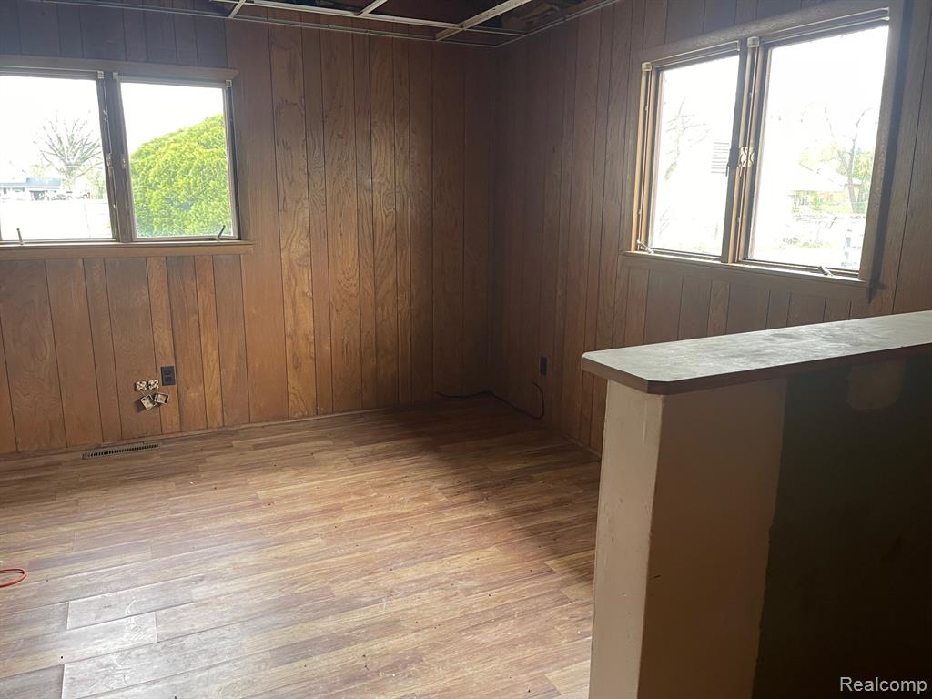 8261 Fenton Road Grand Blanc, MI 48439 - Photo 15 of 24