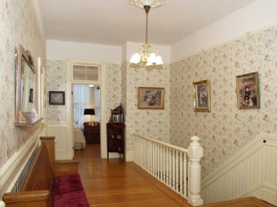 3973 Cesar Chavez San Francisco, CA 94131 - Photo 7 of 10 Central hallway