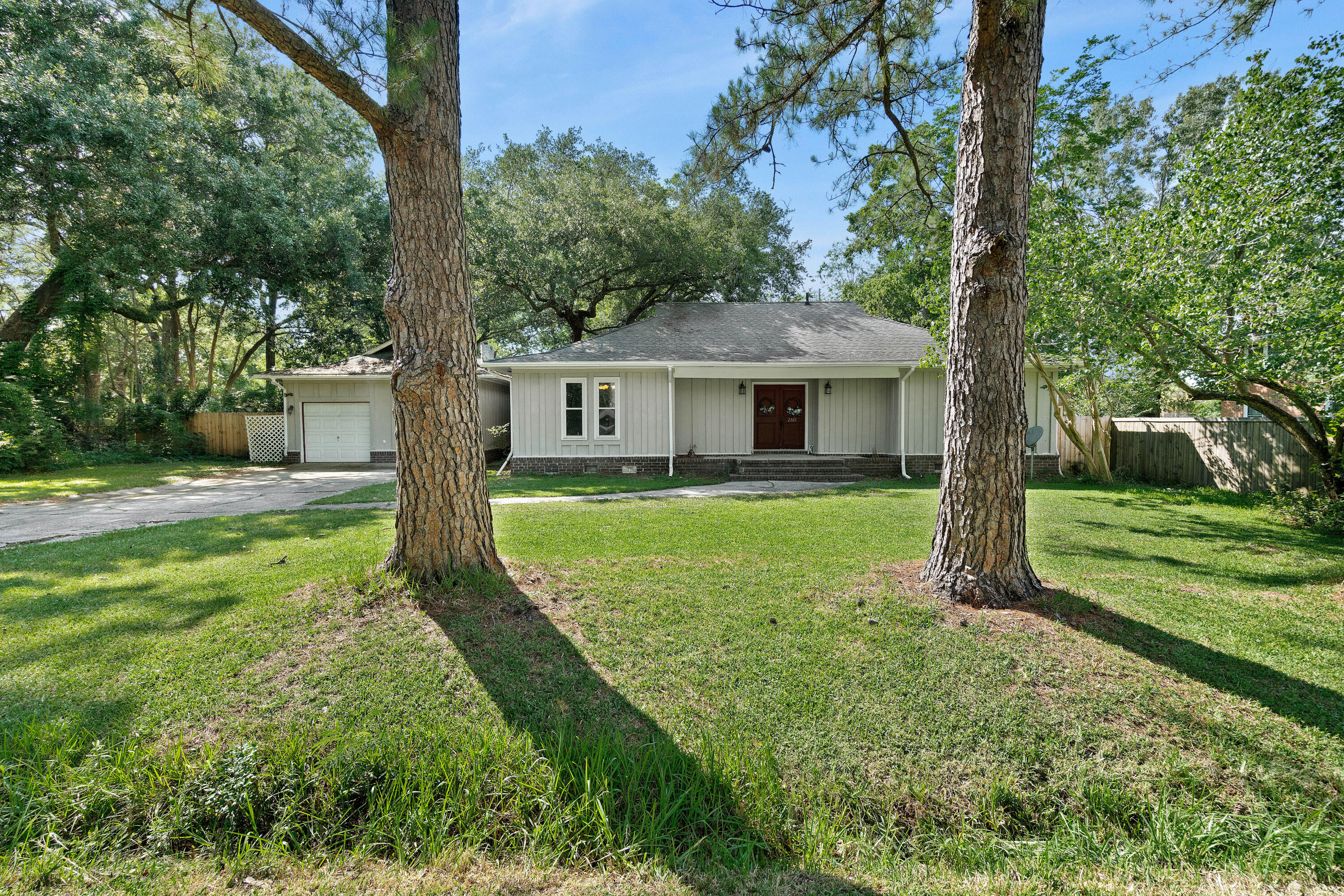 2369 Brevard Road Charleston, SC 29414 - Photo 2 of 21 2369Brevard_NickCannPhoto-20