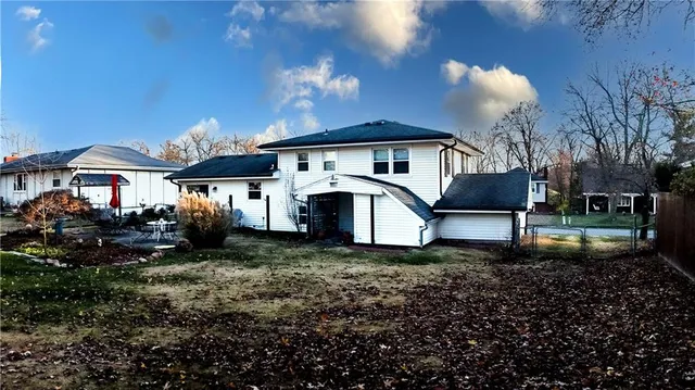 $259,500 | 11 South Carriage Drive, St. Joseph, MO 64506