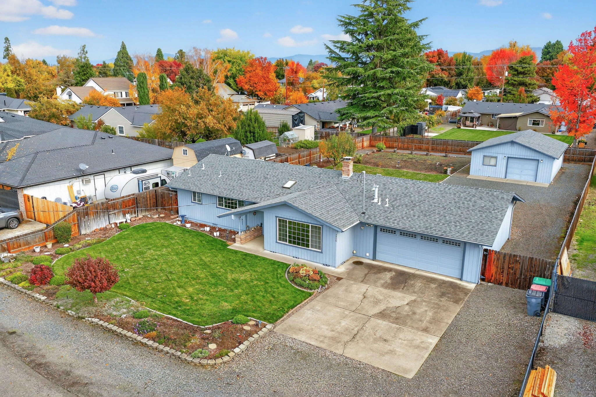 3496 Edella Street Central Point, OR 97502 - Photo 1 of 38 ApxES00027