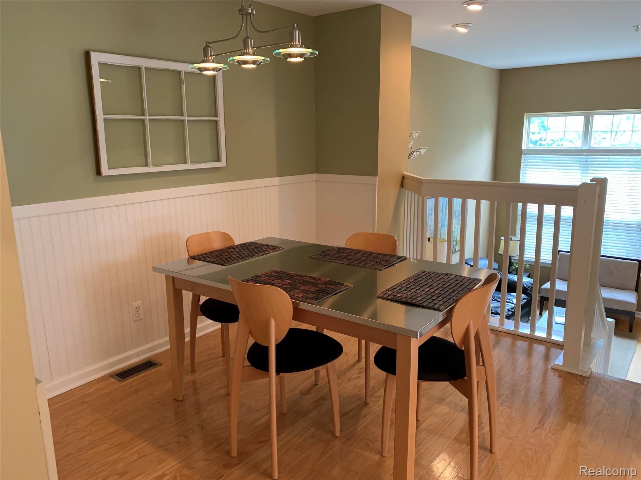 16812 Farmington Road Livonia, MI 48154 - Photo 8 of 25 008.JPG