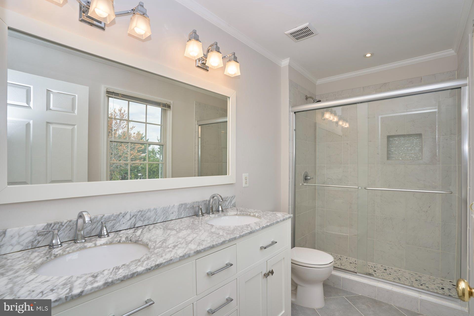 1303 Aldbury Way Reston, VA 20194 - Photo 20 of 62 Upper Level - Hall Full Bathroom