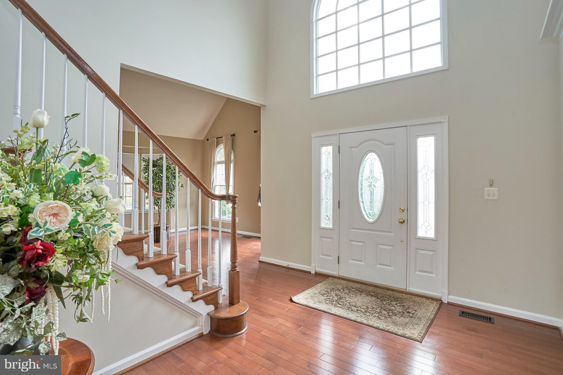 1303 Aldbury Way Reston, VA 20194 - Photo 38 of 62 Foyer