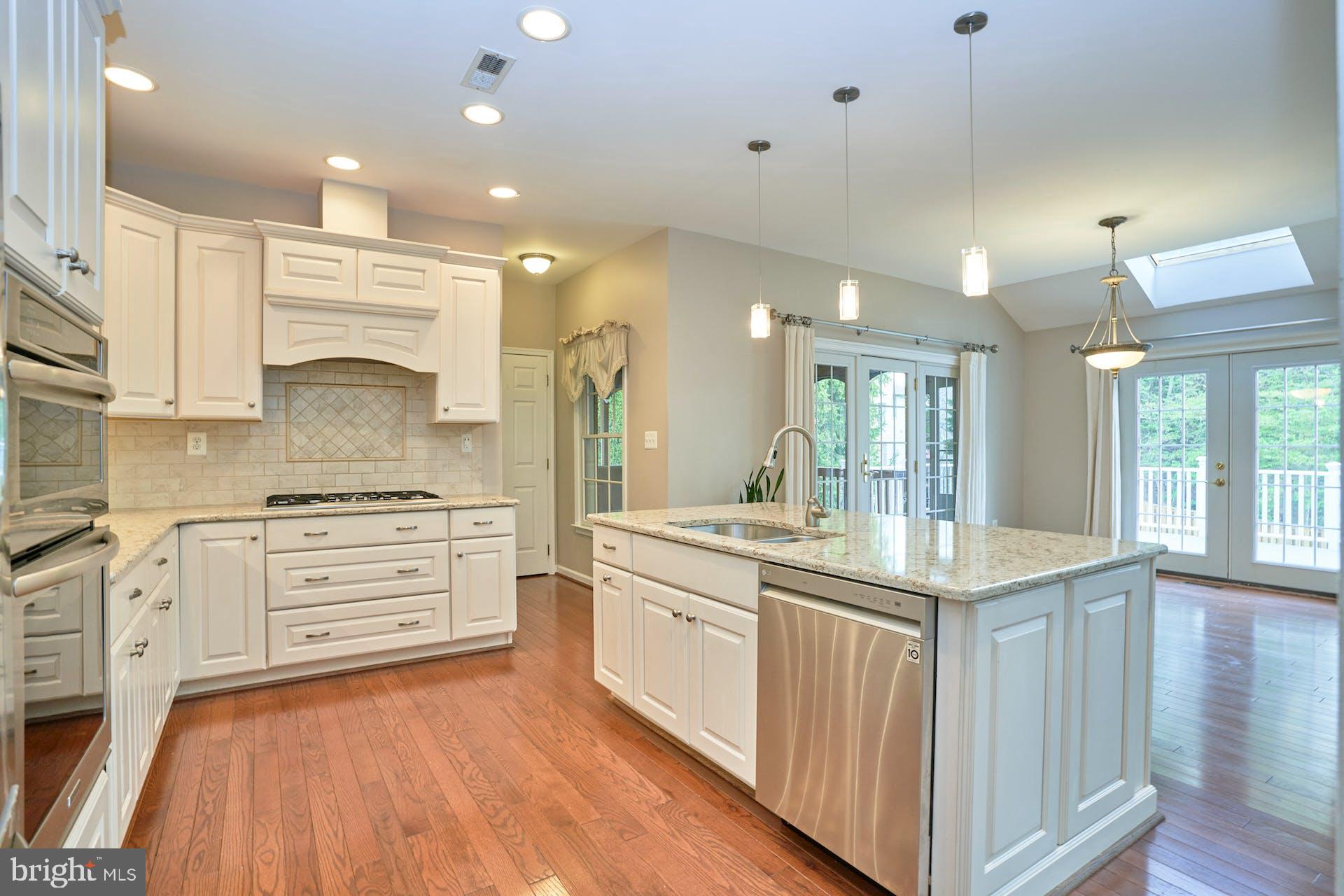 1303 Aldbury Way Reston, VA 20194 - Photo 8 of 62 Gas Cooktop