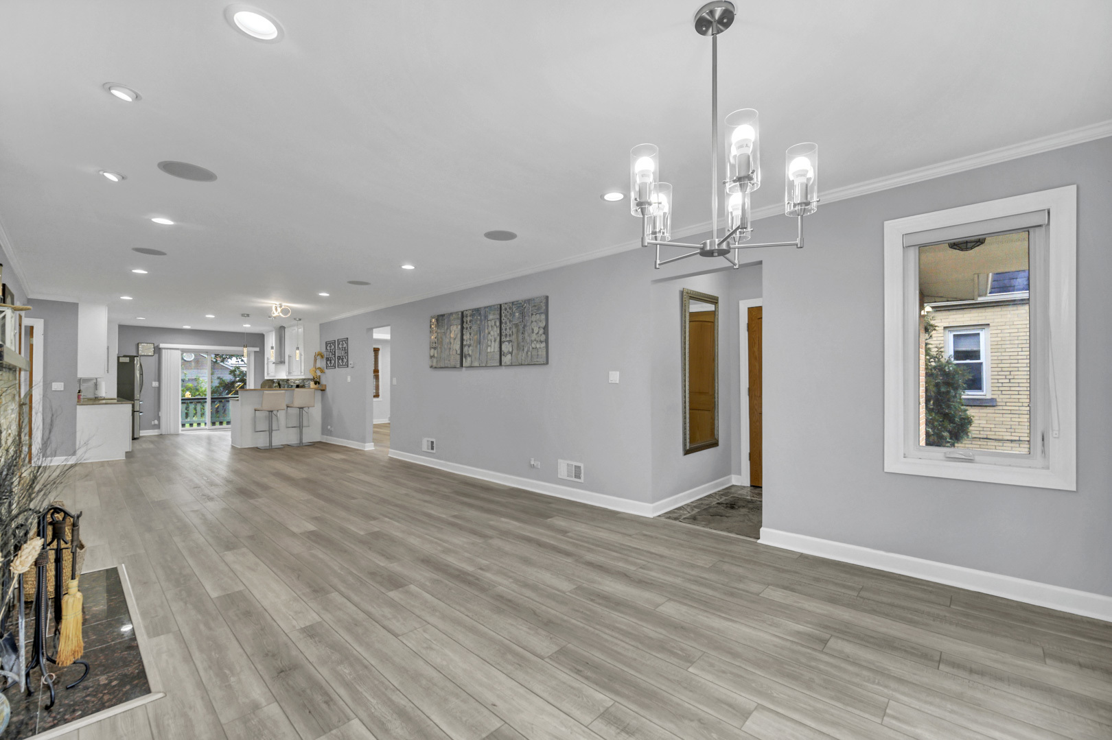 1041 Vernon Avenue Park Ridge, IL 60068 - Photo 3 of 29 Gallery Image 3