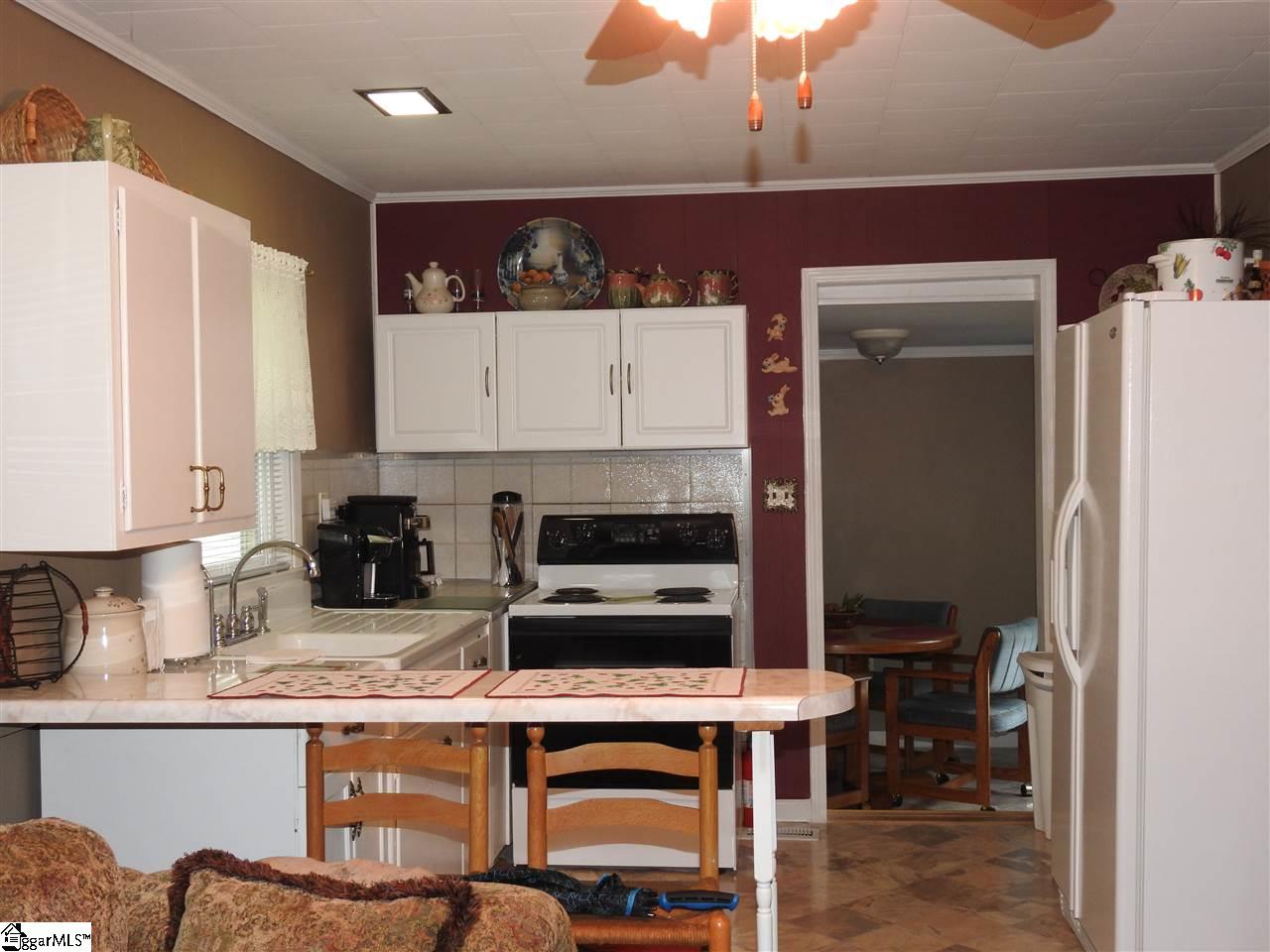 73 Shore Loop Waterloo, SC 29384 - Photo 7 of 13