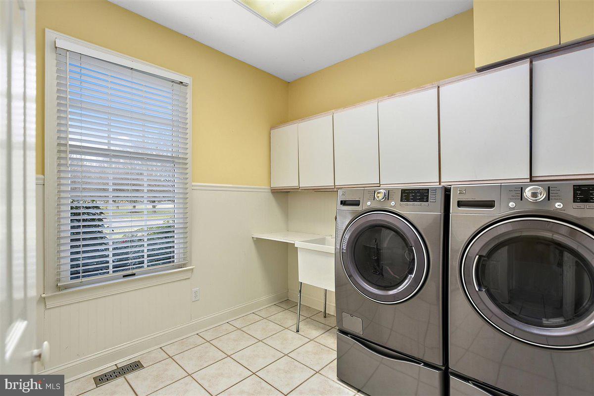 3357 Redden Ferry Road Eden, MD 21822 - Photo 34 of 107 Utility Room w/ Washer. Dryer and Laundry Sink