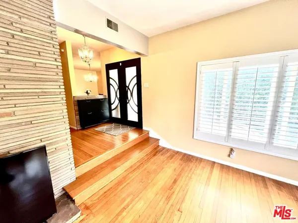$4,950 | 4340 Sepulveda Boulevard, Sherman Oaks, CA 91403