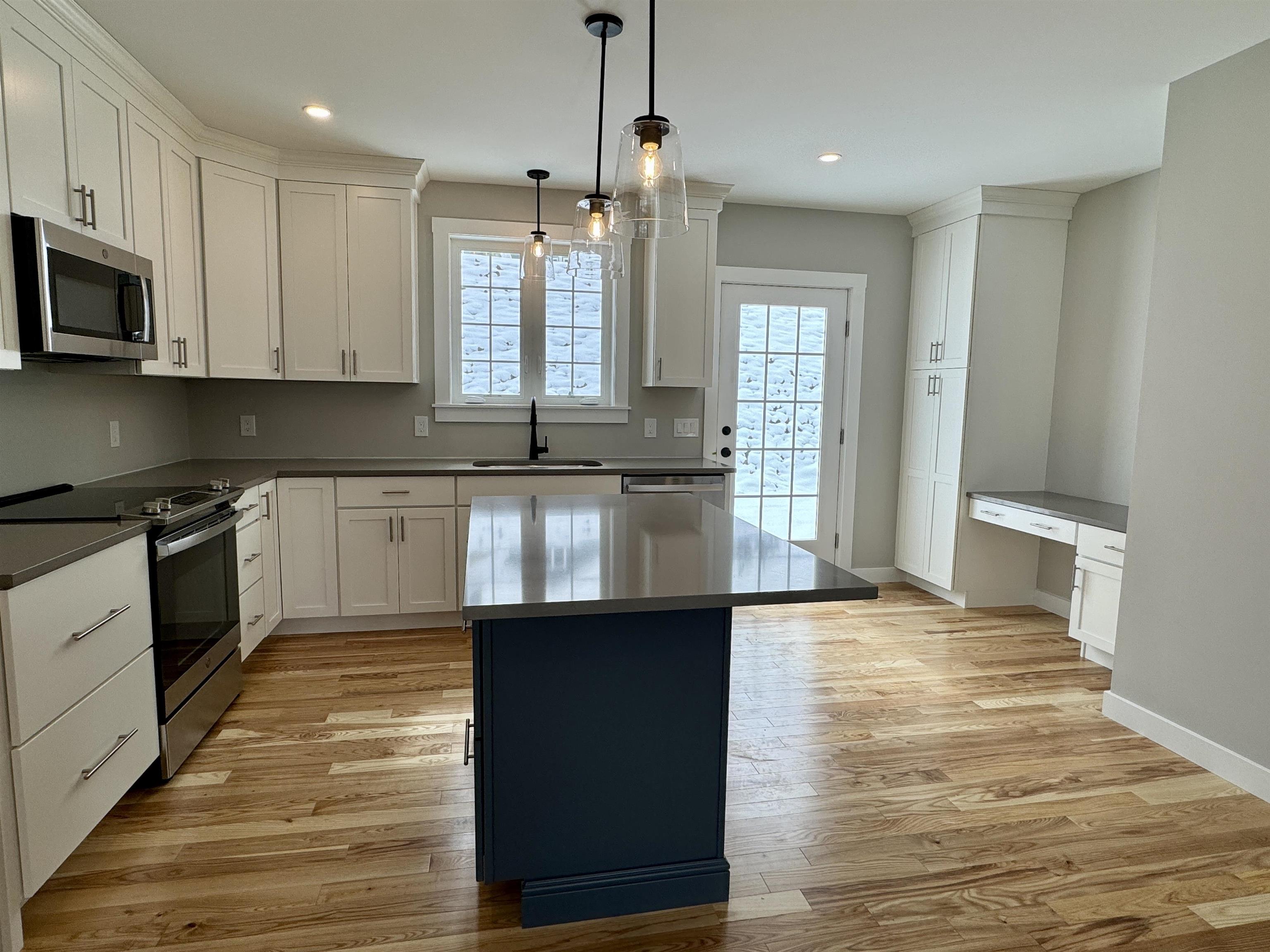 49 Green Road, Unit 32 Newmarket, NH 03857 - Photo 2 of 23