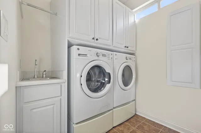 $575,000 | 230 Maple View Drive, Westfield, IN 46074