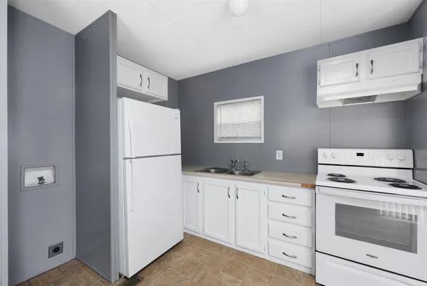 $800 | 5015 39th Street East, Unit 7, Dickinson, TX 77539